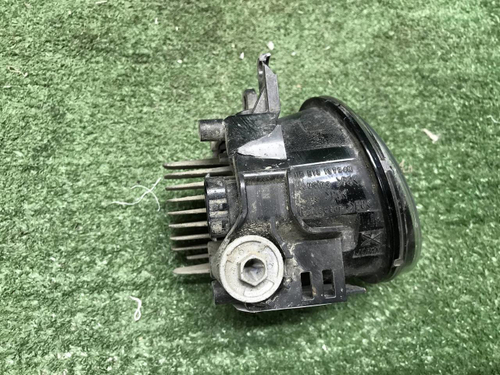 ПТФ правая Toyota Land Cruiser Prado 150 17-нв LED