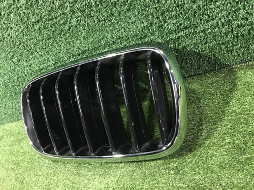 Решетка радиатора правая BMW X5 F15 X6 F16 (2013-2018)