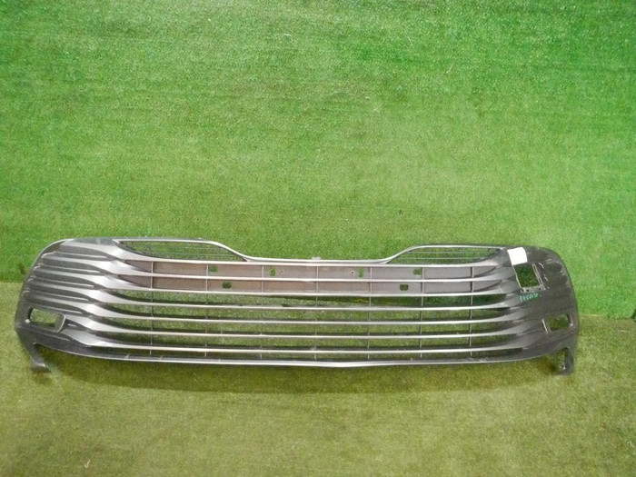 Решетка переднего бампера Toyota Camry xv70 (2017-2021)