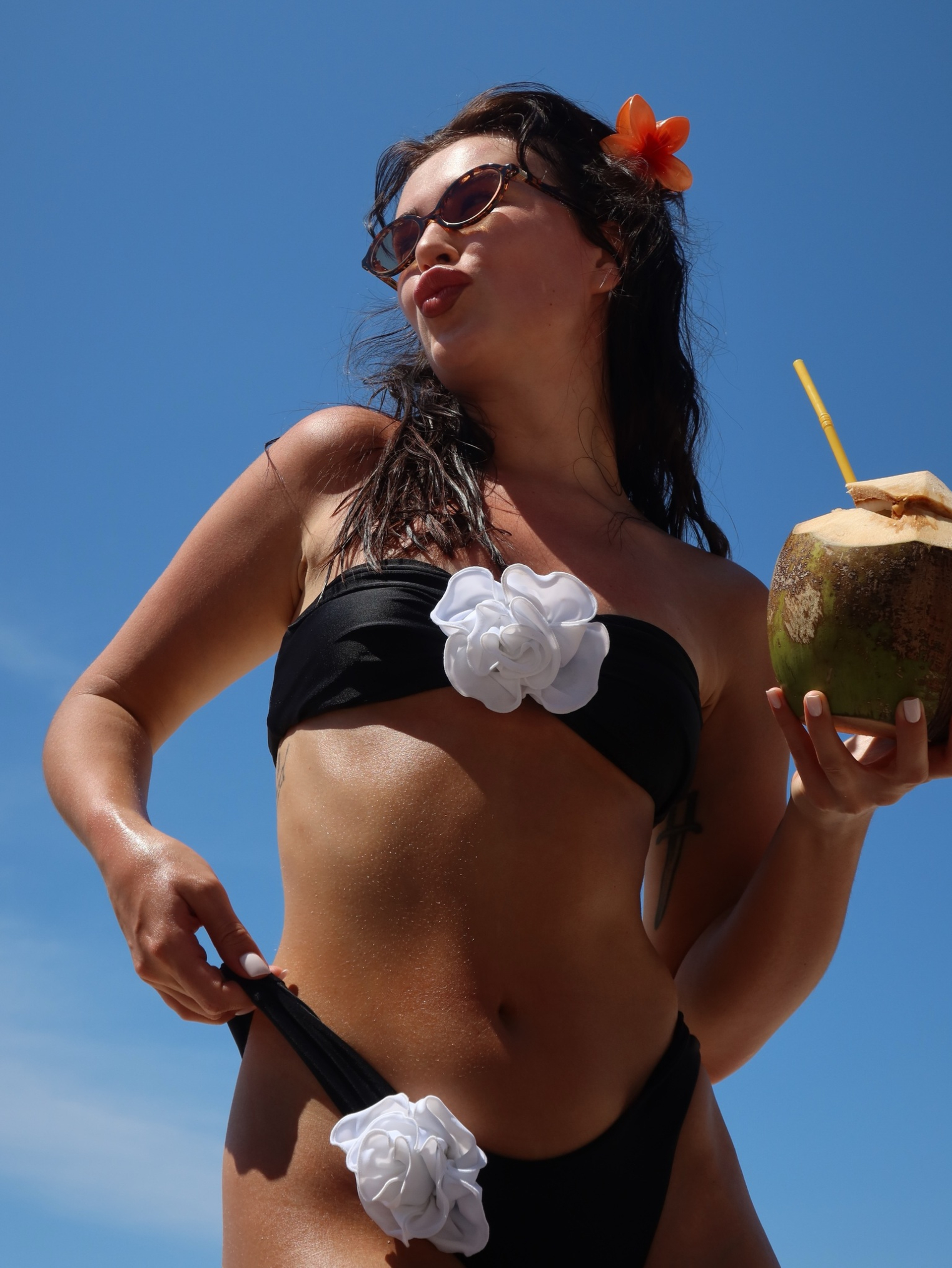 Купальник Флауэр Бандо чёрный пошив