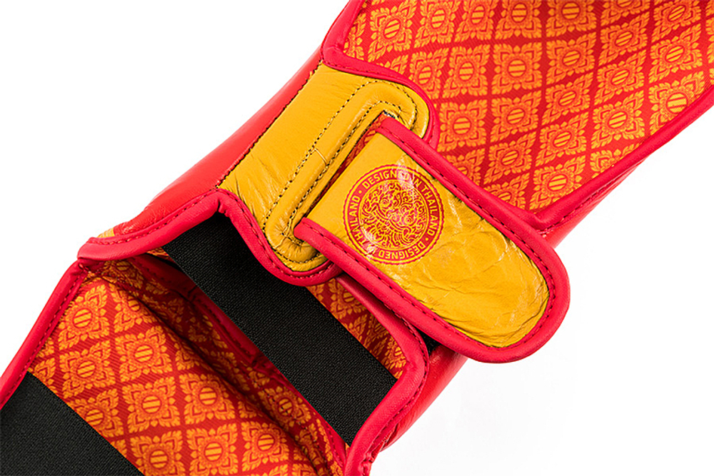 UFC Premium True Thai Защита голени, цвет красный, размер L