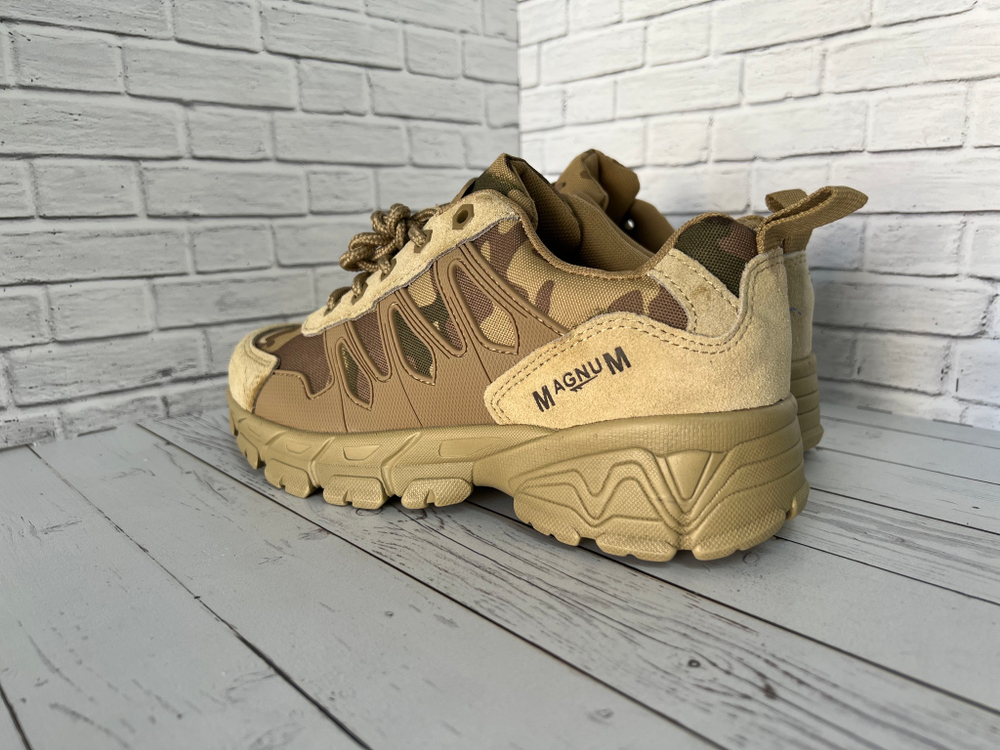Треккинговые кроссовки Magnum / мультикам-песок