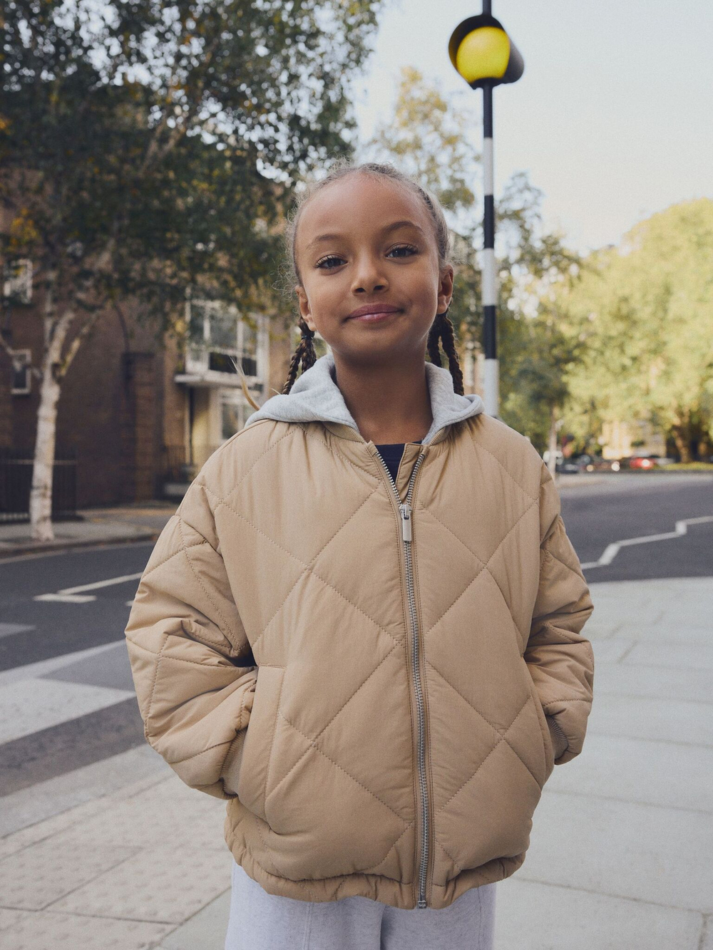 Бомбер с капюшоном для девочки Next E25-223, Бежевый, Серый