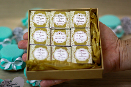 Шоколадная бонбоньерка, размер 3,5х3,5 см