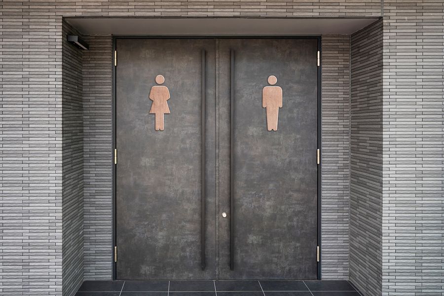 Как обновить старую дверь в ванной, туалете? Как обновить старую дверь в ванной, туалете?