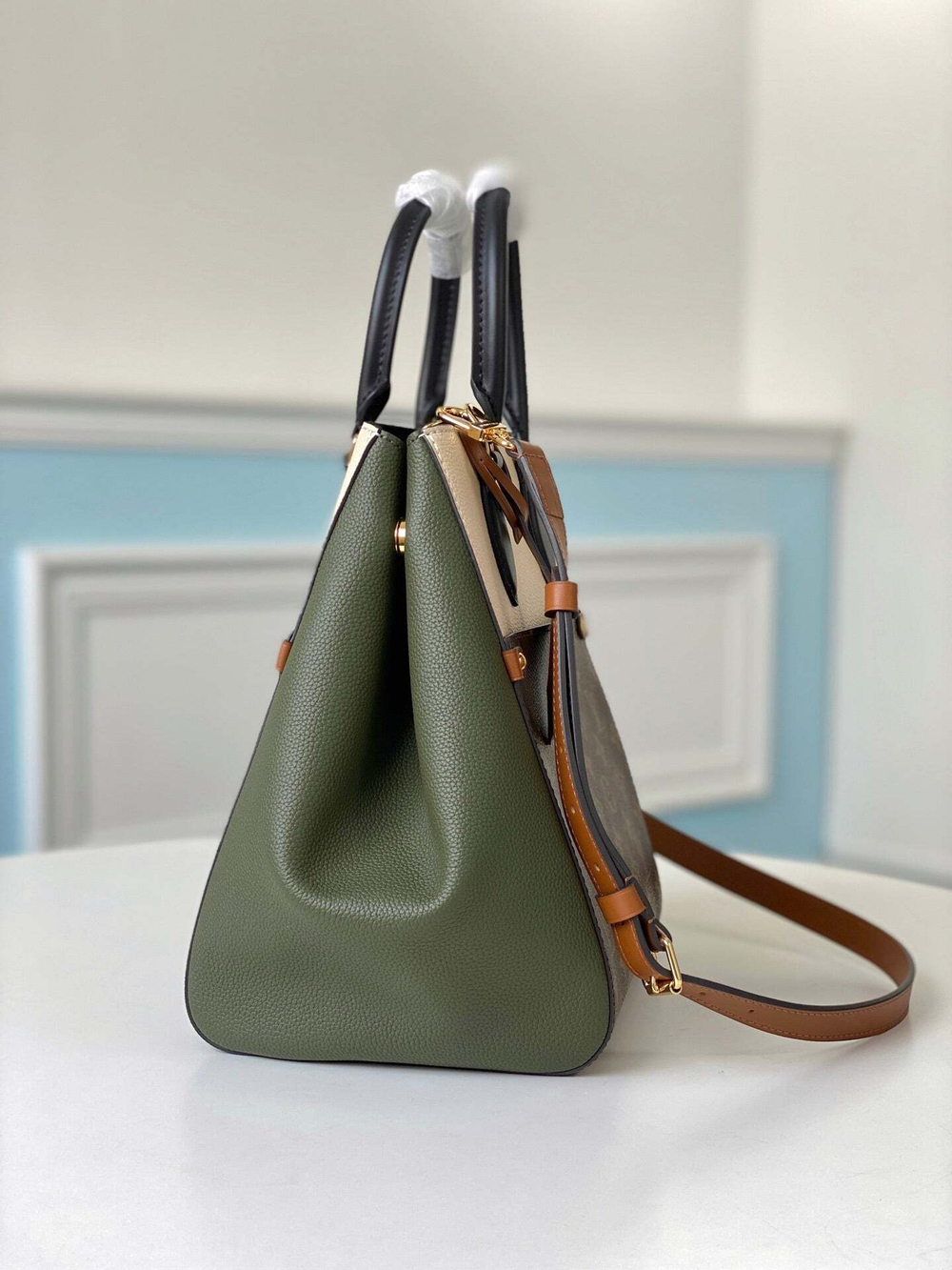Louis Vuitton Fold Tote MM