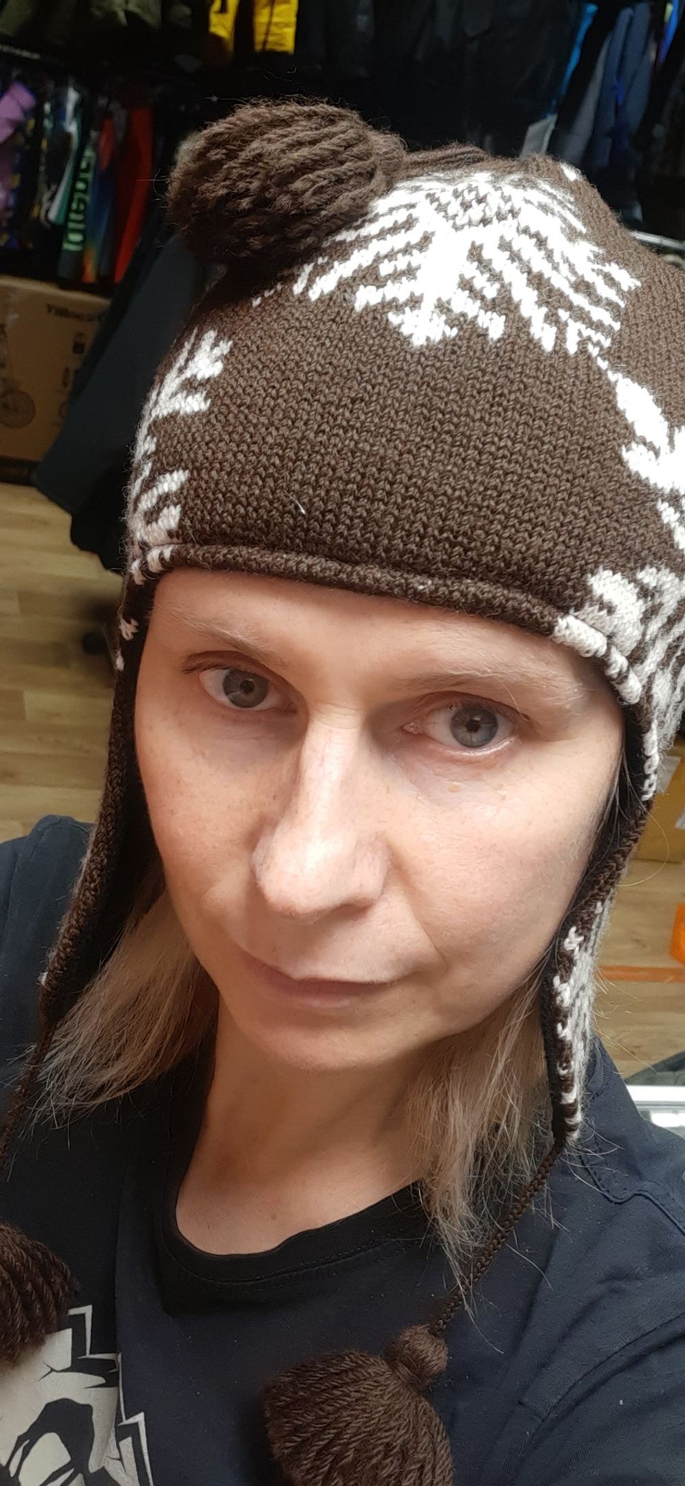 Шапка Dale of Norway Snowflake Wool Hat, артикул 4058, цвет Коричневый (R)