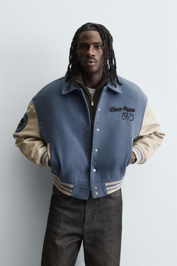 ZARA УТЕПЛЕННЫЙ БОМБЕР С НАШИВКАМИ, СЕРО-СИНИЙ