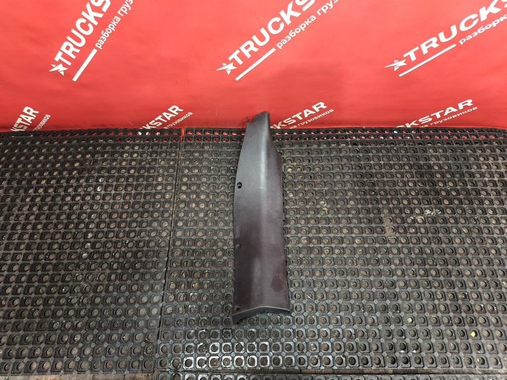 Накладка торпедо правая