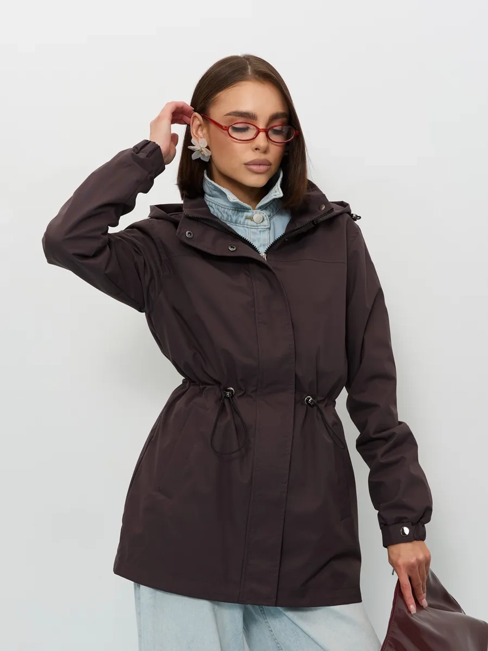 Ветровка с капюшоном удлиненная