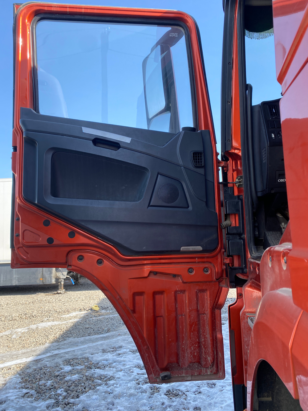 Shacman (Shaanxi) SX* 6x6 Седельный тягач SX42586V385 (Дизельный, 11,6 л, 423 л.с., МТ)