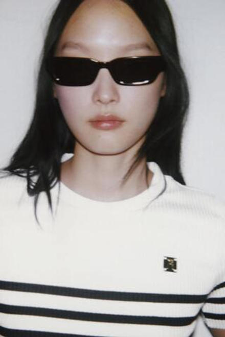 ZARA ПОЛОСАТАЯ ФУТБОЛКА С БРОШЬЮ, ПОЛОСКИ