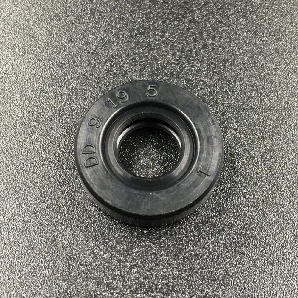Сальник Yamaha (93106-09014) (9x19x5) (Omax2)