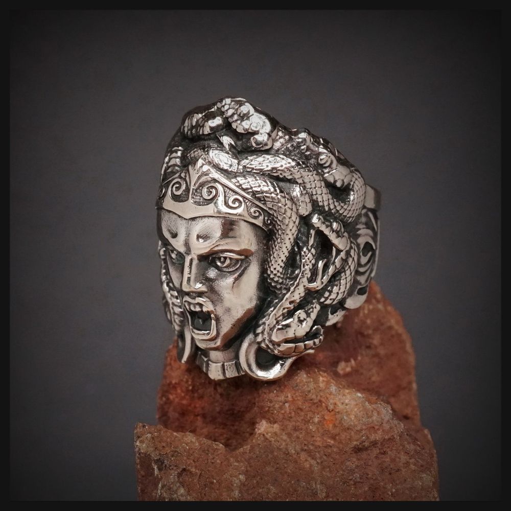 Кольцо "Медуза Горгона" мельхиор , 16 - 18 р