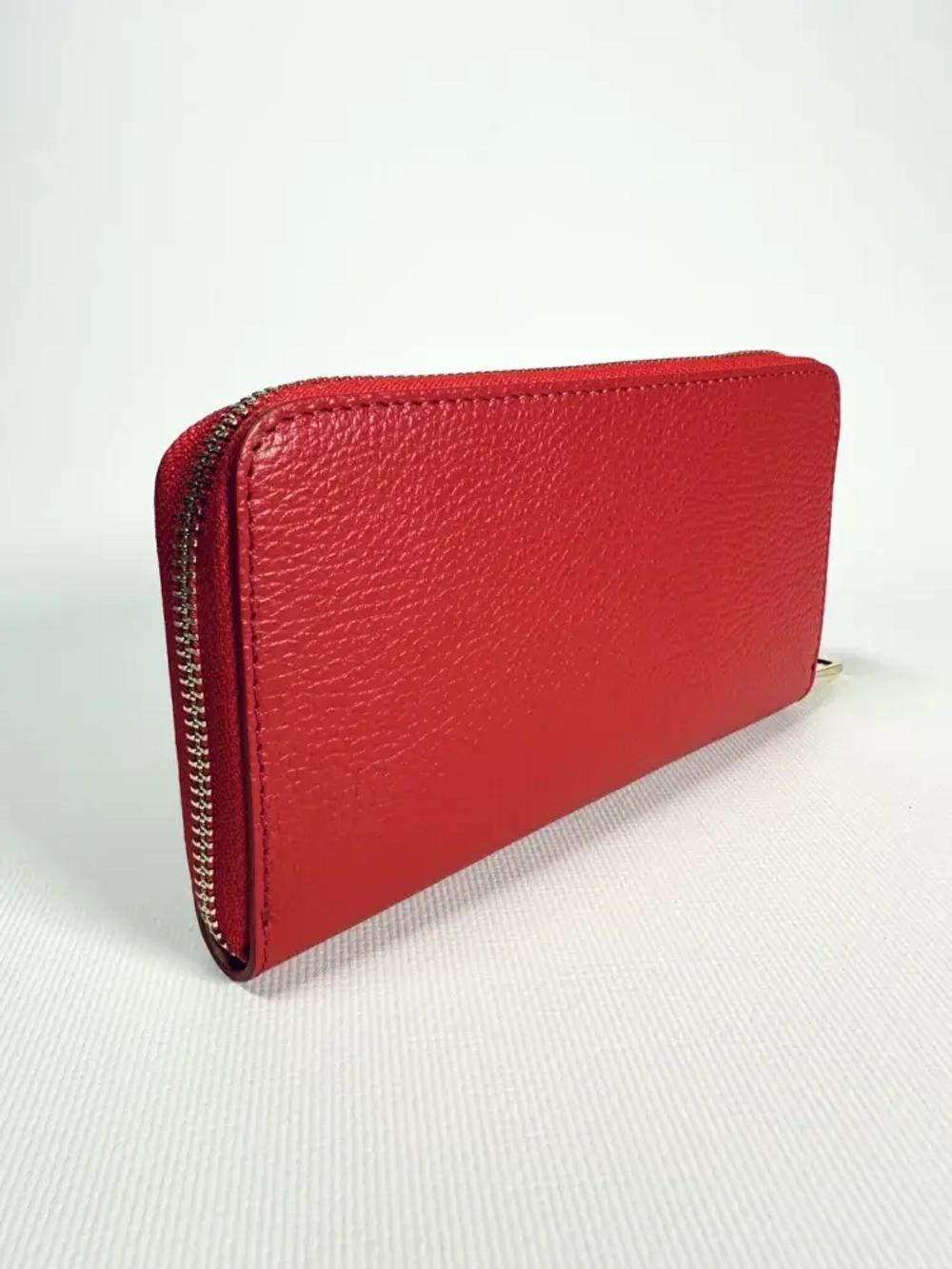 Женский красный кошелек на молнии