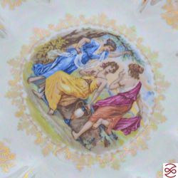 Блюдо на ножке Queen's Crown Мадонна перламутр 33 см