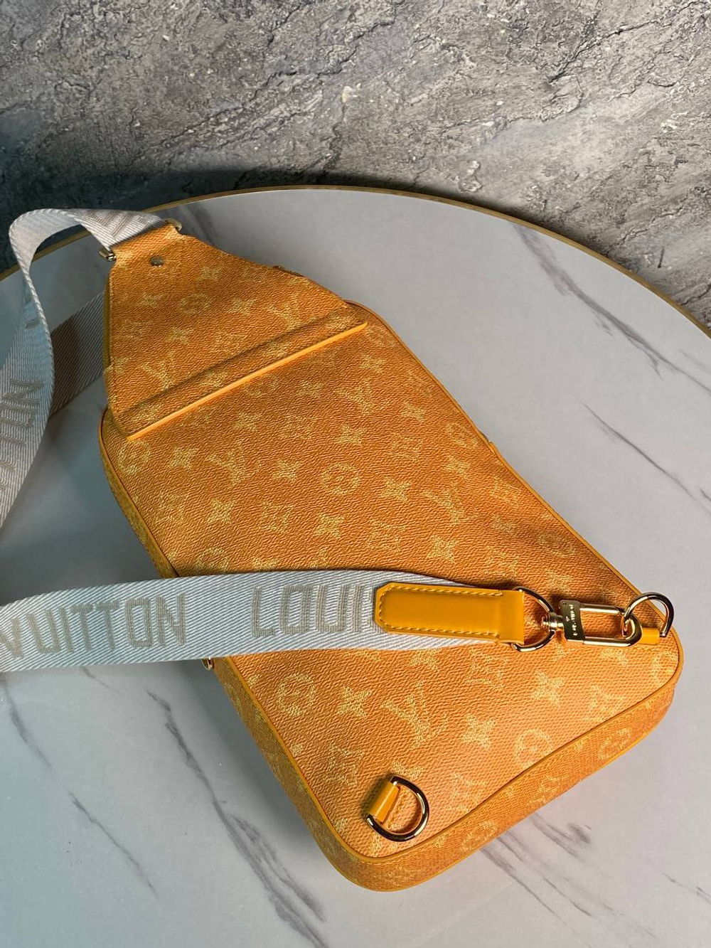 Сумка-слинг Louis Vuitton, арт. 461482926