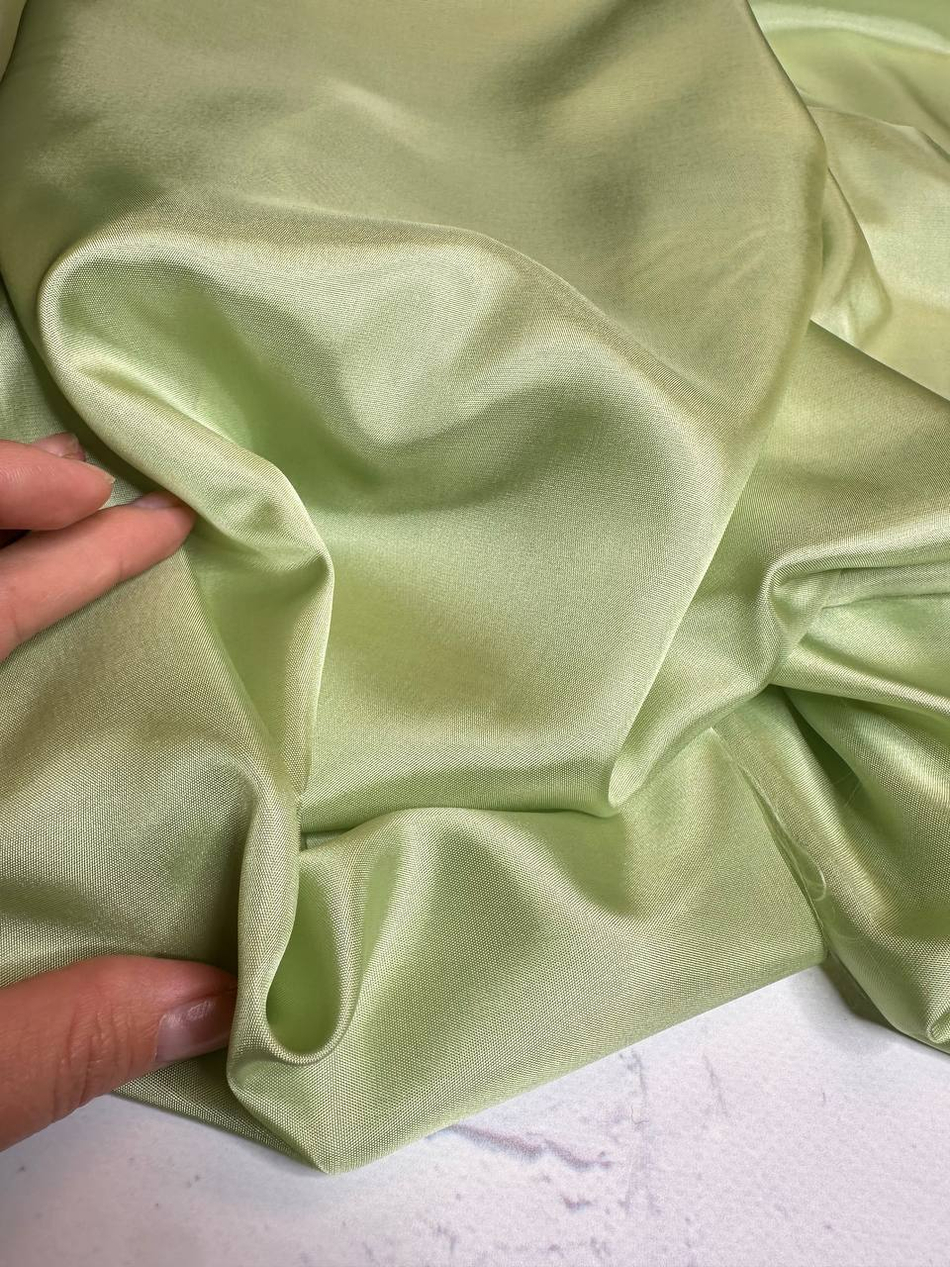 Подкладочная однотонная вискоза с добавлением ацетата (97%вискоза/3%ацетат, Фисташковый росток, 135, 70 гр/м2)