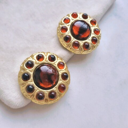 Клипсы с коричневыми кабошономи