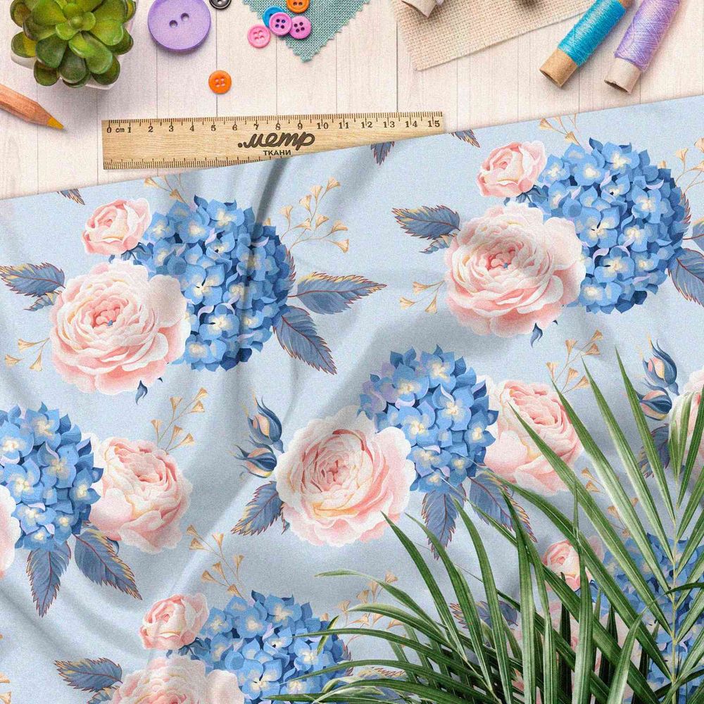 Ткань муслин голубые бутоны и розы