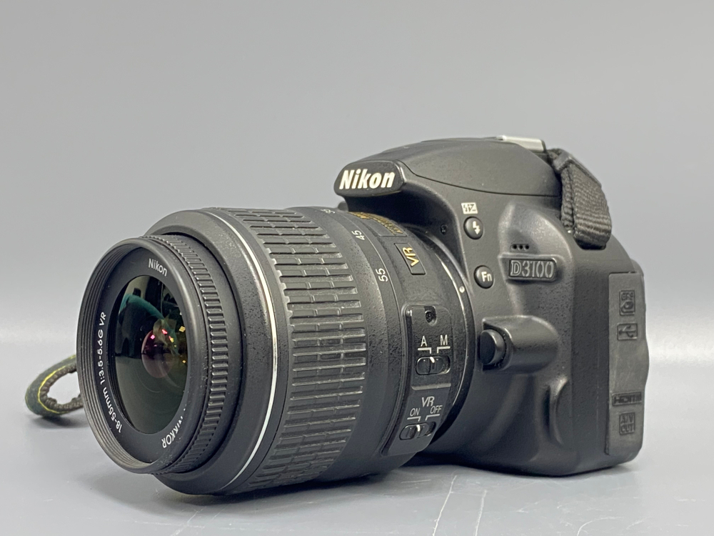 Nikon D3100 kit 18-55mm VR 15200 кадров