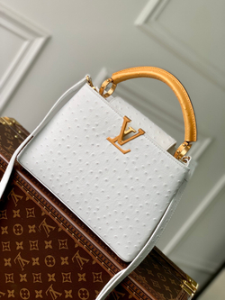 Louis Vuitton Capucines BB