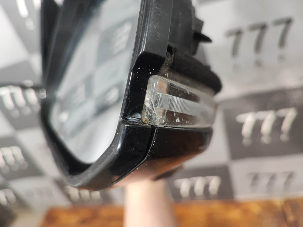 Зеркало правое 17 pin Tank 500 21-нв Б/У Оригинал 8202200XKV3AA