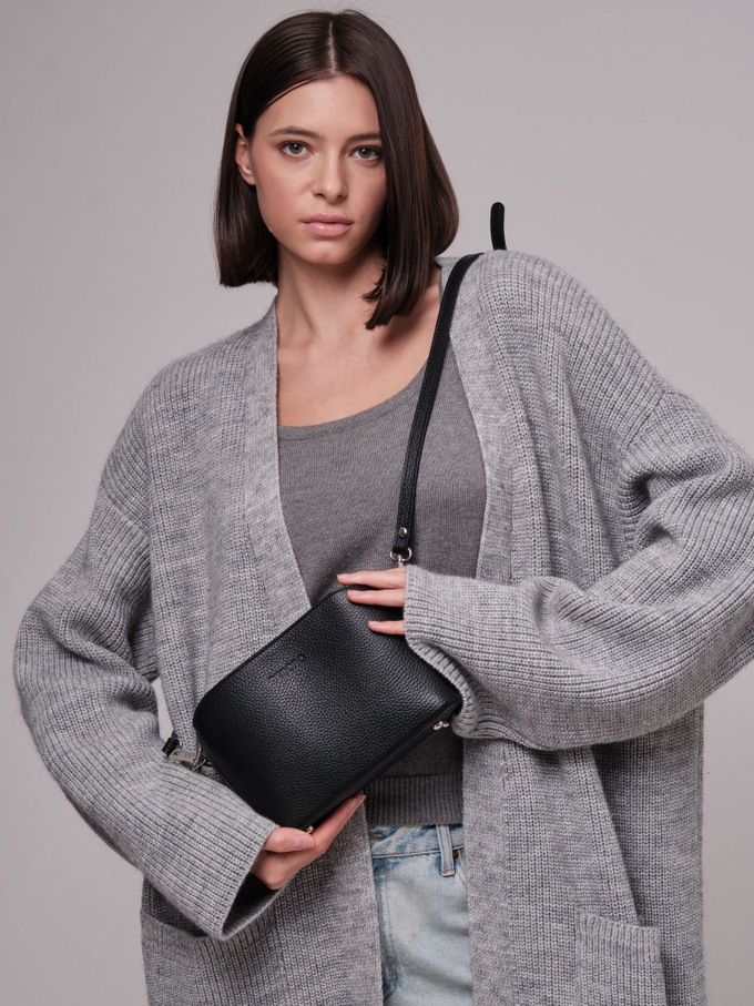 Сумка кожаная на плечо кросс-боди черная