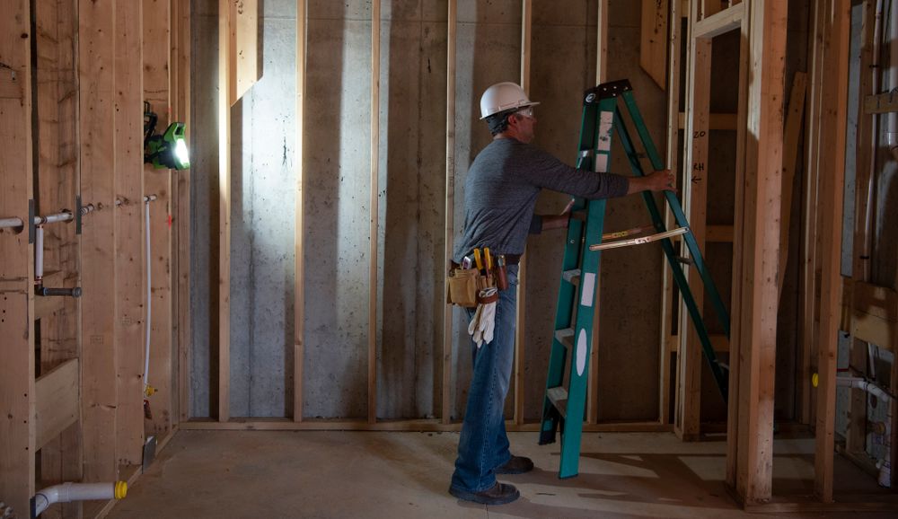 Фонарь светодиодный Greenworks, G24WL, 24В / 220В, 3401307 без АКБ и ЗУ