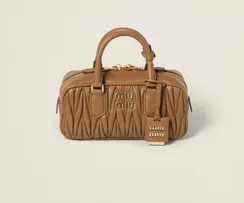 Сумка MIU MIU Arcadie matelassé из кожи наппа, карамельный