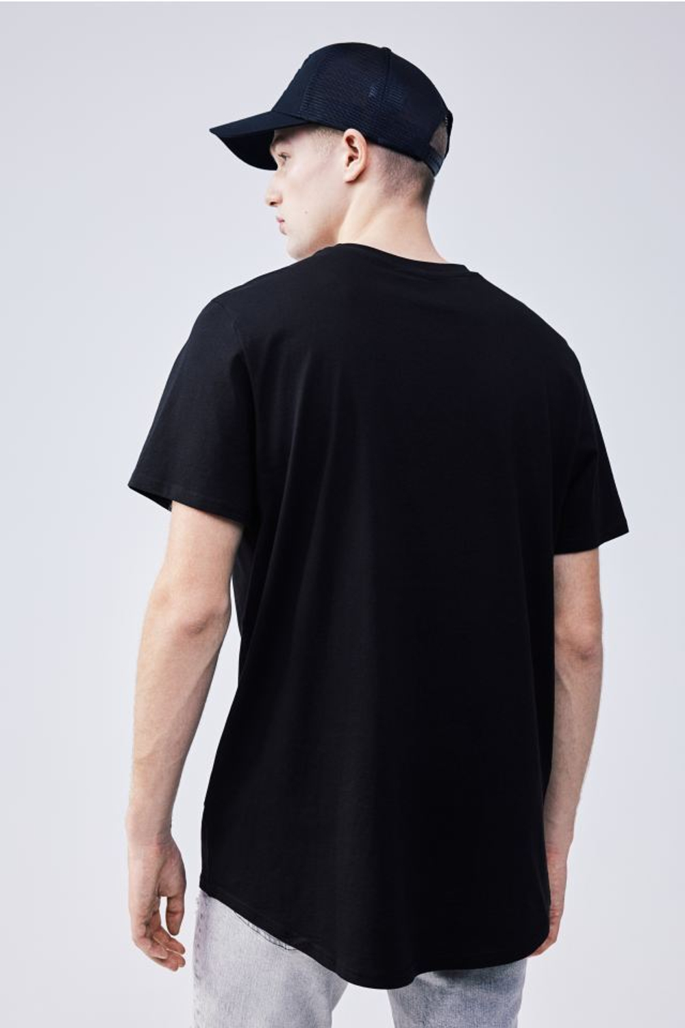 H&M  УДЛИНЕННАЯ ФУТБОЛКА, ЧЕРНЫЙ