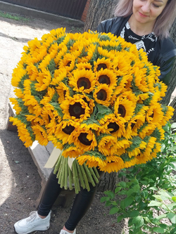 Букет из 101 подсолнуха