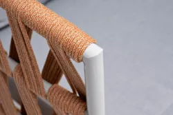 "Диего" диван 2-местный плетеный из роупа, каркас алюминий светло-серый (RAL7035) муар, роуп оранжевый меланж круглый, ткань светло-серая