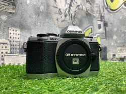 Olympus OM-D E-M10 ( Не рабочий )