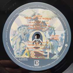 Винтажная виниловая пластинка LP Queen News Of The World (Japan 1977) (No Obi) We Will Rock You