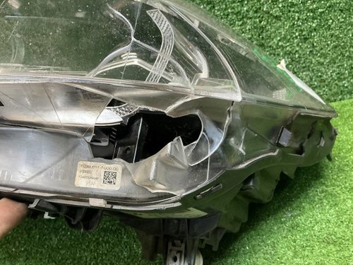 Битая Фара левая BMW 5er G30 (17-20) Adaptive LED
