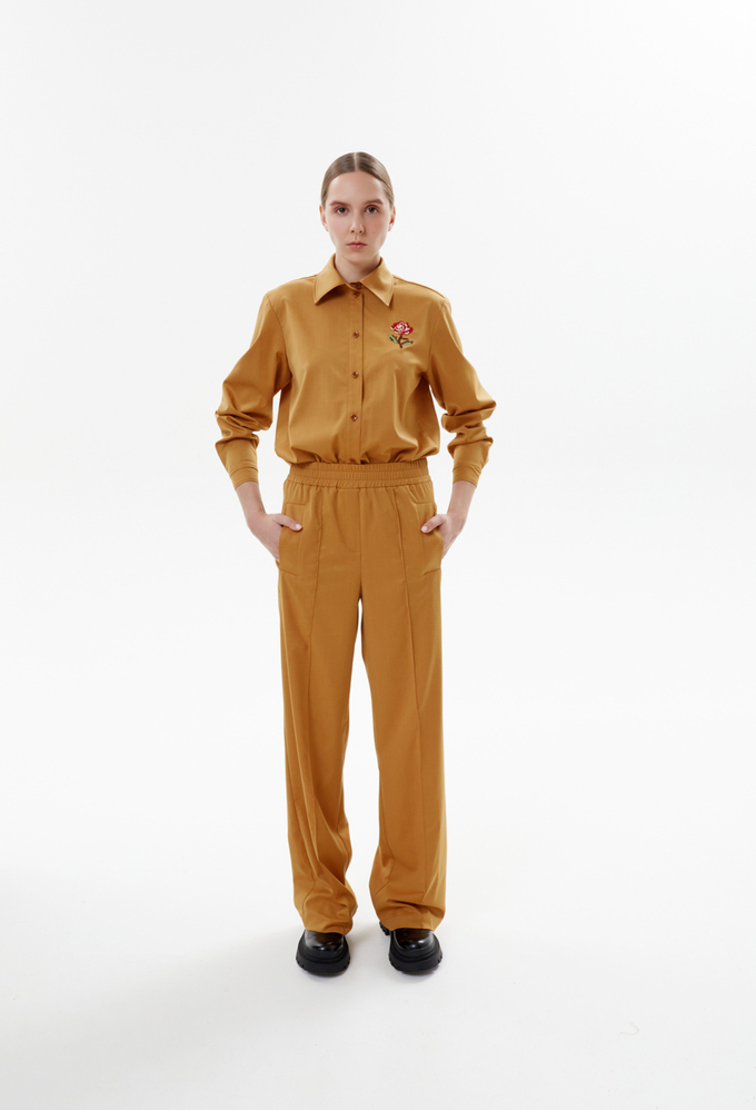 Костюм с брюками, охра