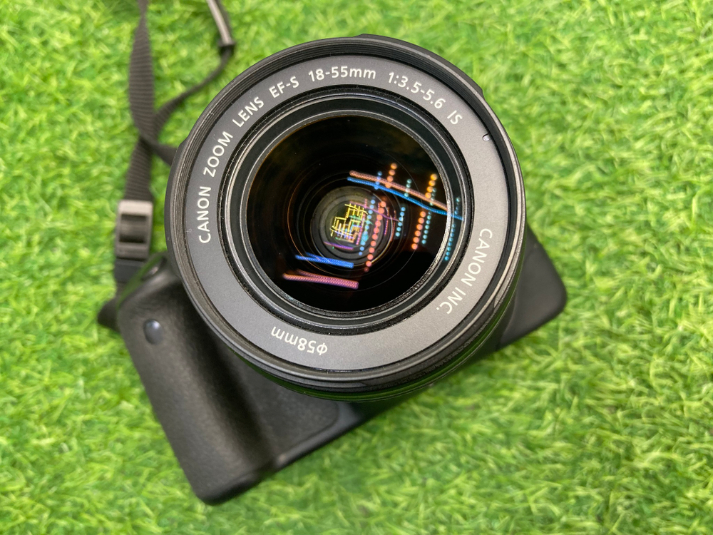 Canon 550D kit 18-55mm 3.5-5.6 IS (18.400 кадров)