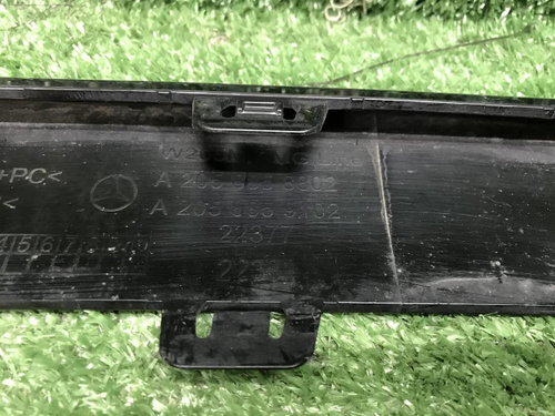 Накладка перед. бампера Mercedes C w205 18-23 AMG