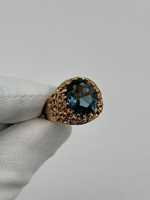 Кольцо с синим кристаллом