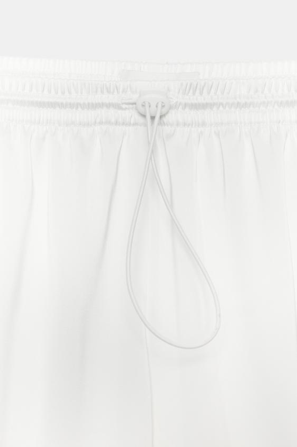ZARA АТЛАСНЫЕ ШОРТЫ СО СТОПЕРОМ, БЕЛЫЙ