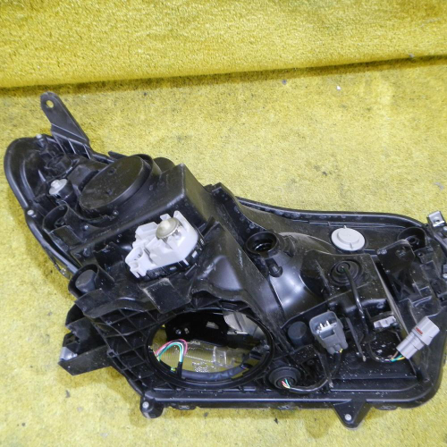 Битая Фара левая Toyota Rav 4 CA40 (2015-2019) LED