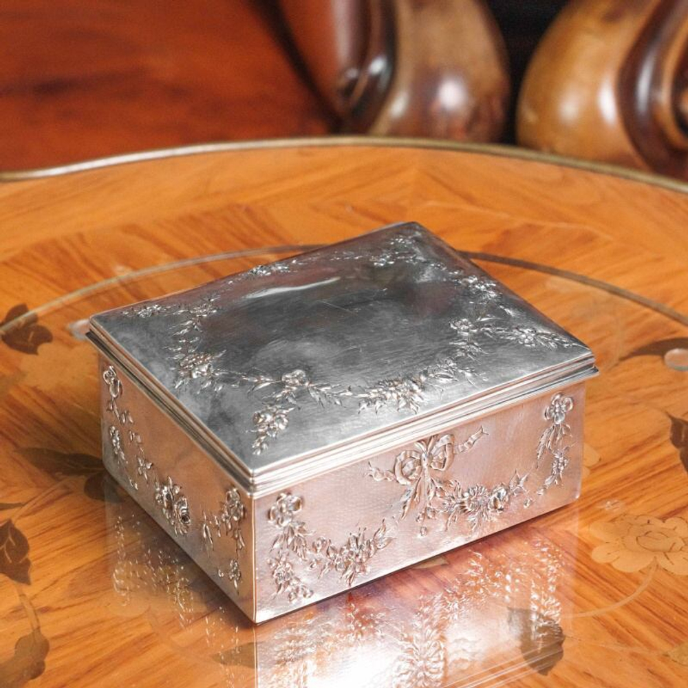 Шкатулка в стиле Людовика XVI