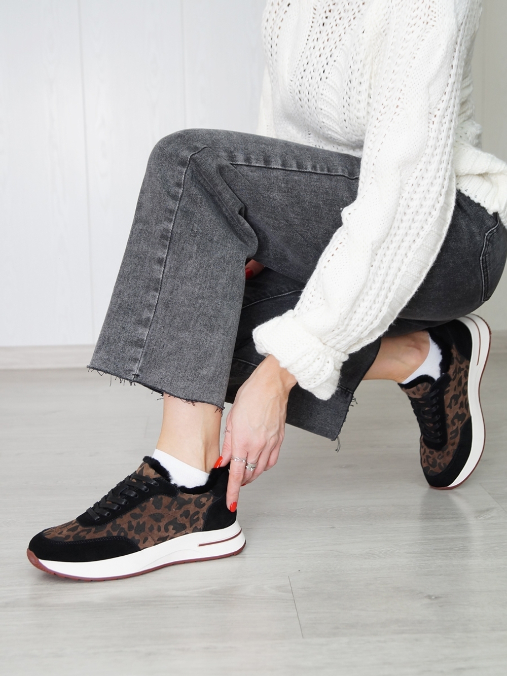 Кроссовки женские зимние