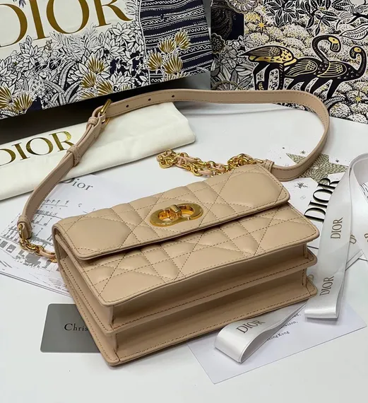 Мини-сумка Dior Miss Caro бежевый