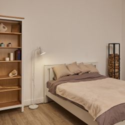 UML-T701 E27 WHITE Торшер напольный под лампу Е27. 60W. с регулировкой наклона. Механический выключатель. Белый. ТМ Uniel