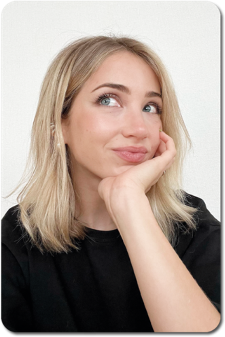 Карта #0011 / Emily Rudd