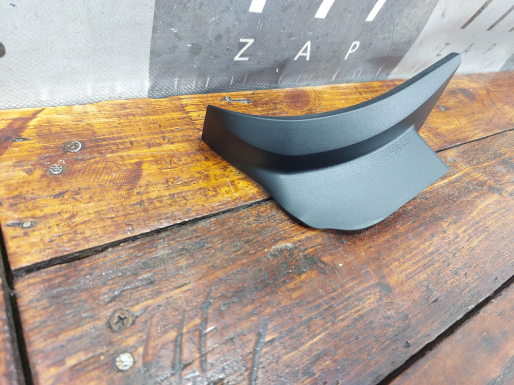 Накладка фонаря заднего левого Volkswagen Polo 6 20-нв Б/У Оригинал 6N5945311