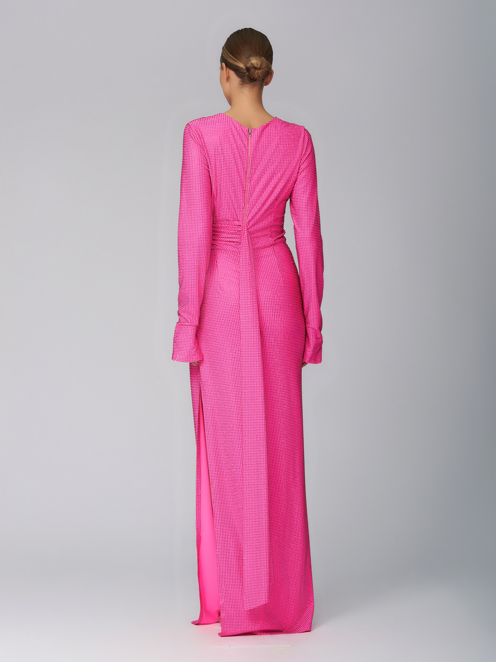 Женское платье макси фуксия с драпировкой и кристаллами