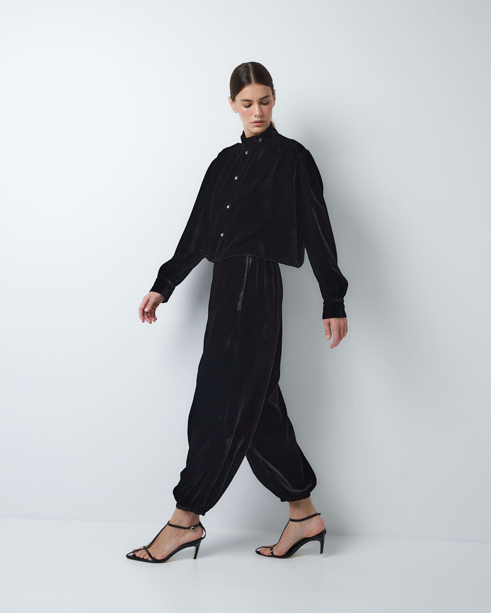Комплект: блуза и брюки из шелкового бархата черный